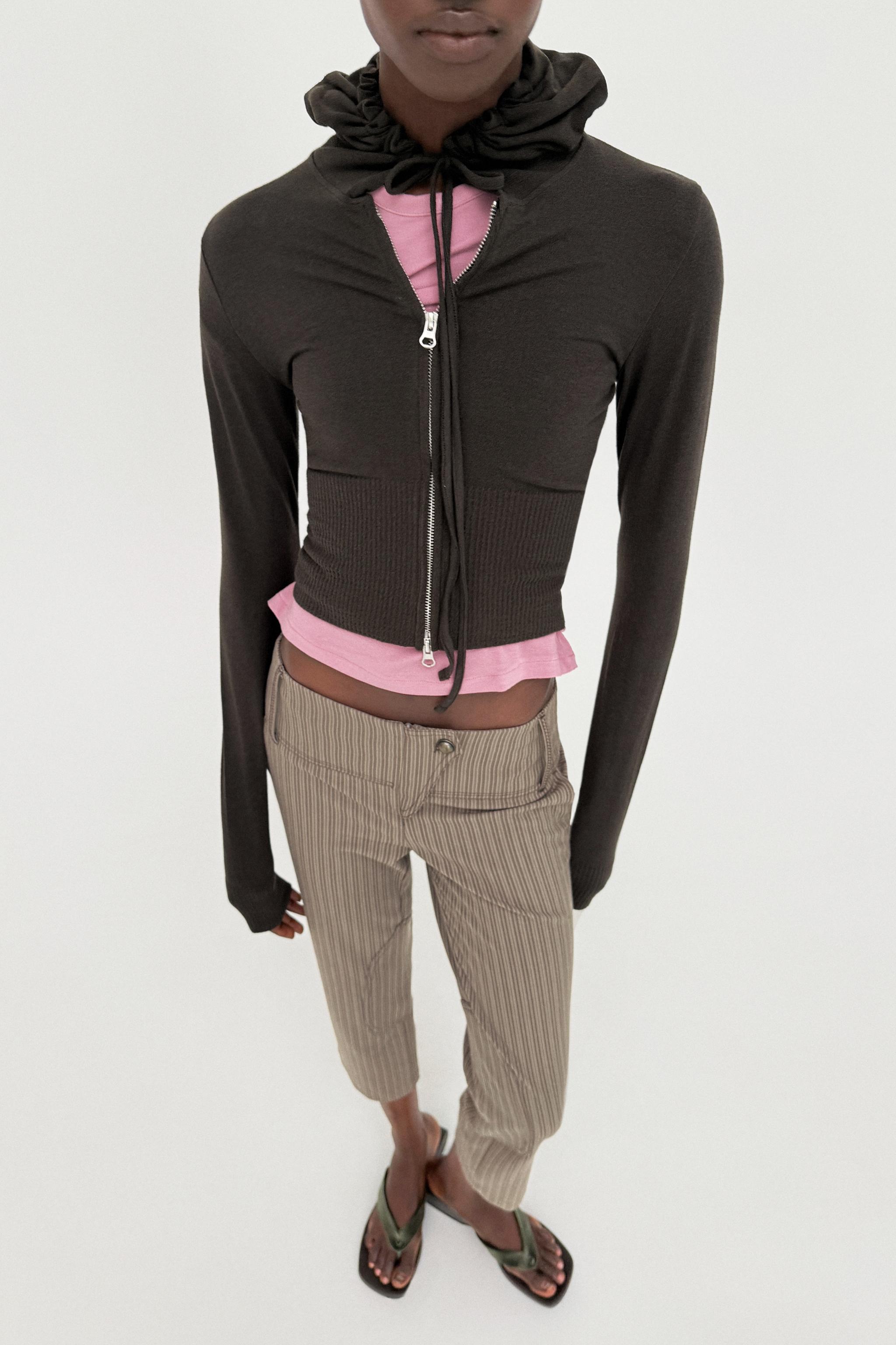 SEAMLESS CROPPED SWEATSHIRT